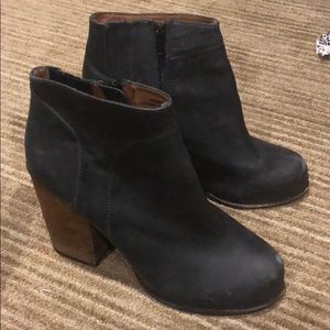 Jeffrey Campbell size 8.5 booties